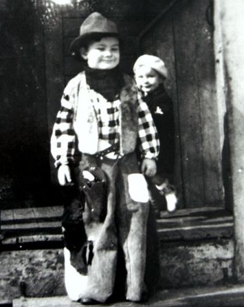 1935-dad and Joan.jpg
